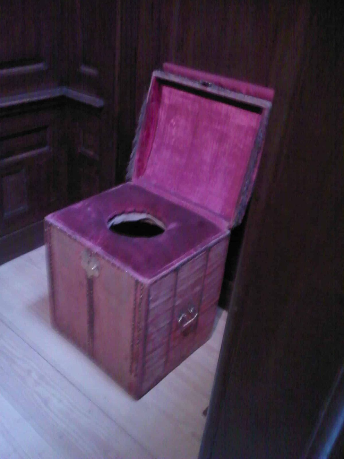 Royal Toilet Costs $40,000